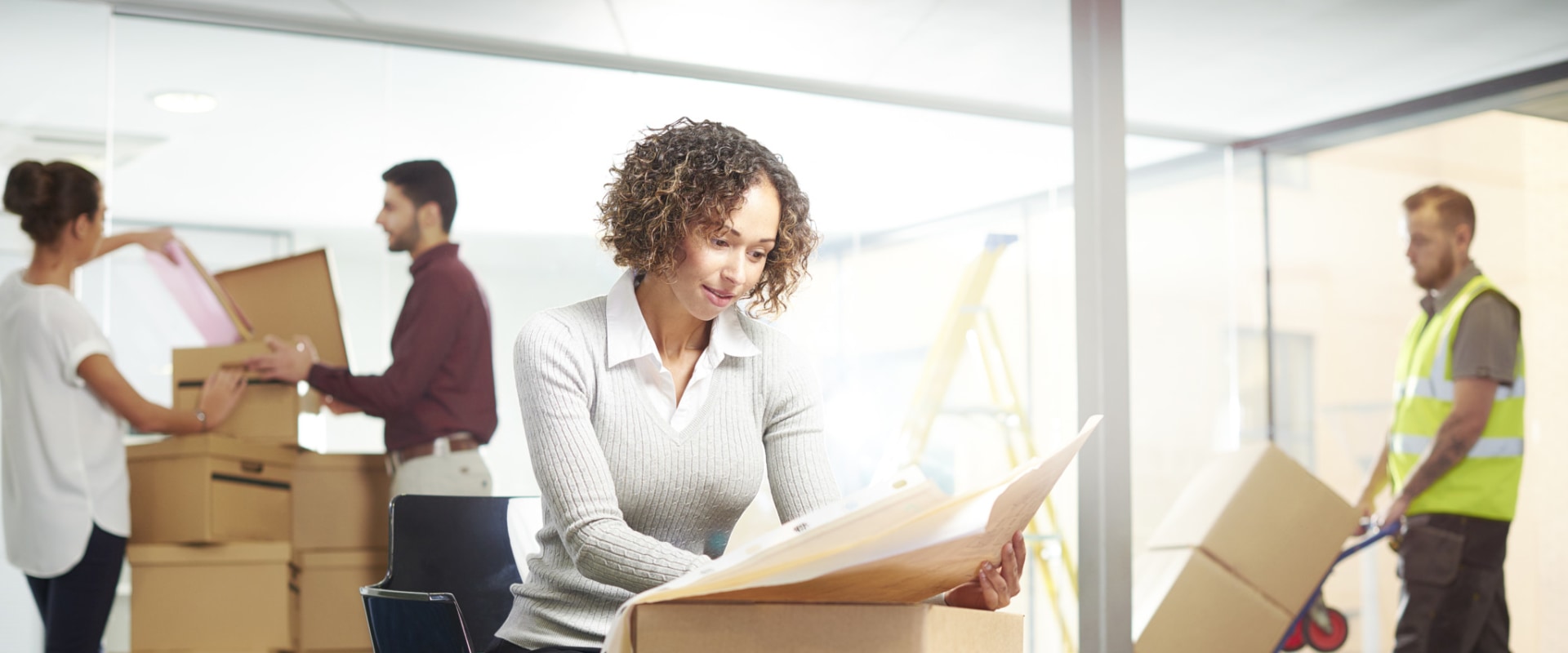 The Benefits of Using Commercial Moving Companies